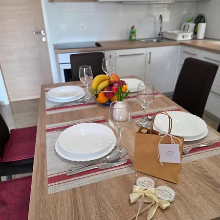 アパート Vincek ヴィル